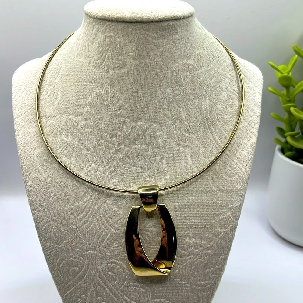 Liz Claiborne Choker Necklace  Gold Tone with Modern Pendant Big Bold Statement